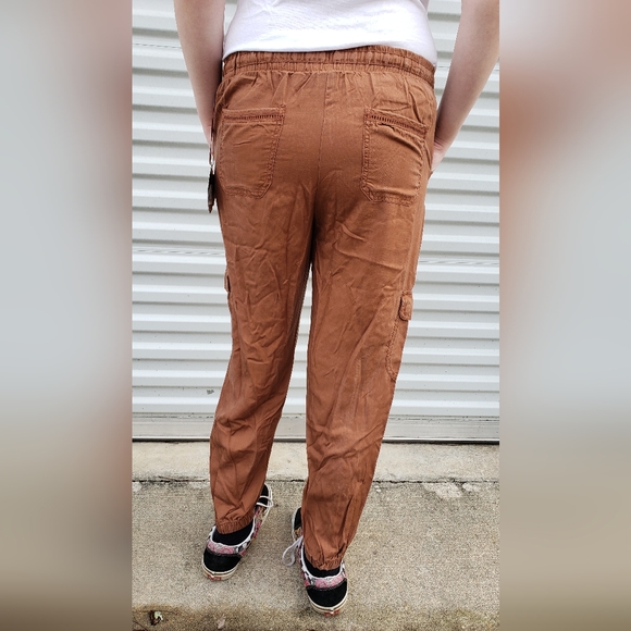 Knox Rose Women's Joggers in Brown - Picture 2 of 9